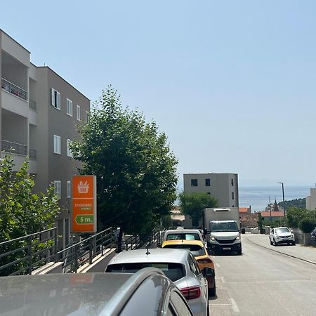 Apartment Lucija - Cozy Flat In The City Center With A Sea View & Parking Makarska Exterior foto
