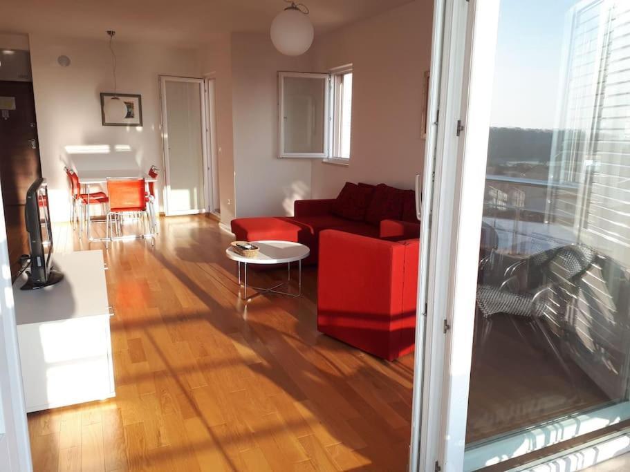 Apartment Lucija - Cozy Flat In The City Center With A Sea View & Parking Makarska Exterior foto