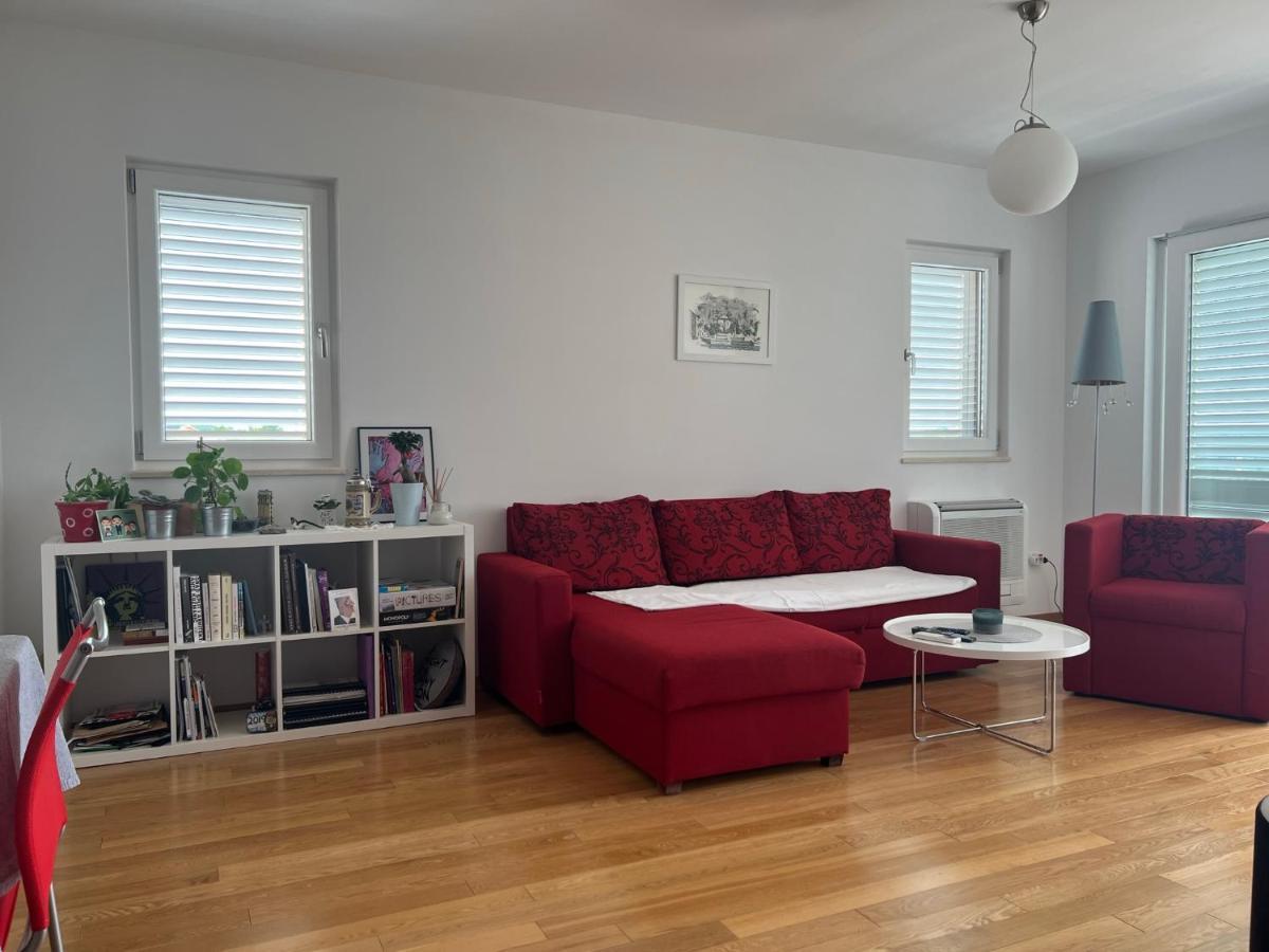 Apartment Lucija - Cozy Flat In The City Center With A Sea View & Parking Makarska Exterior foto