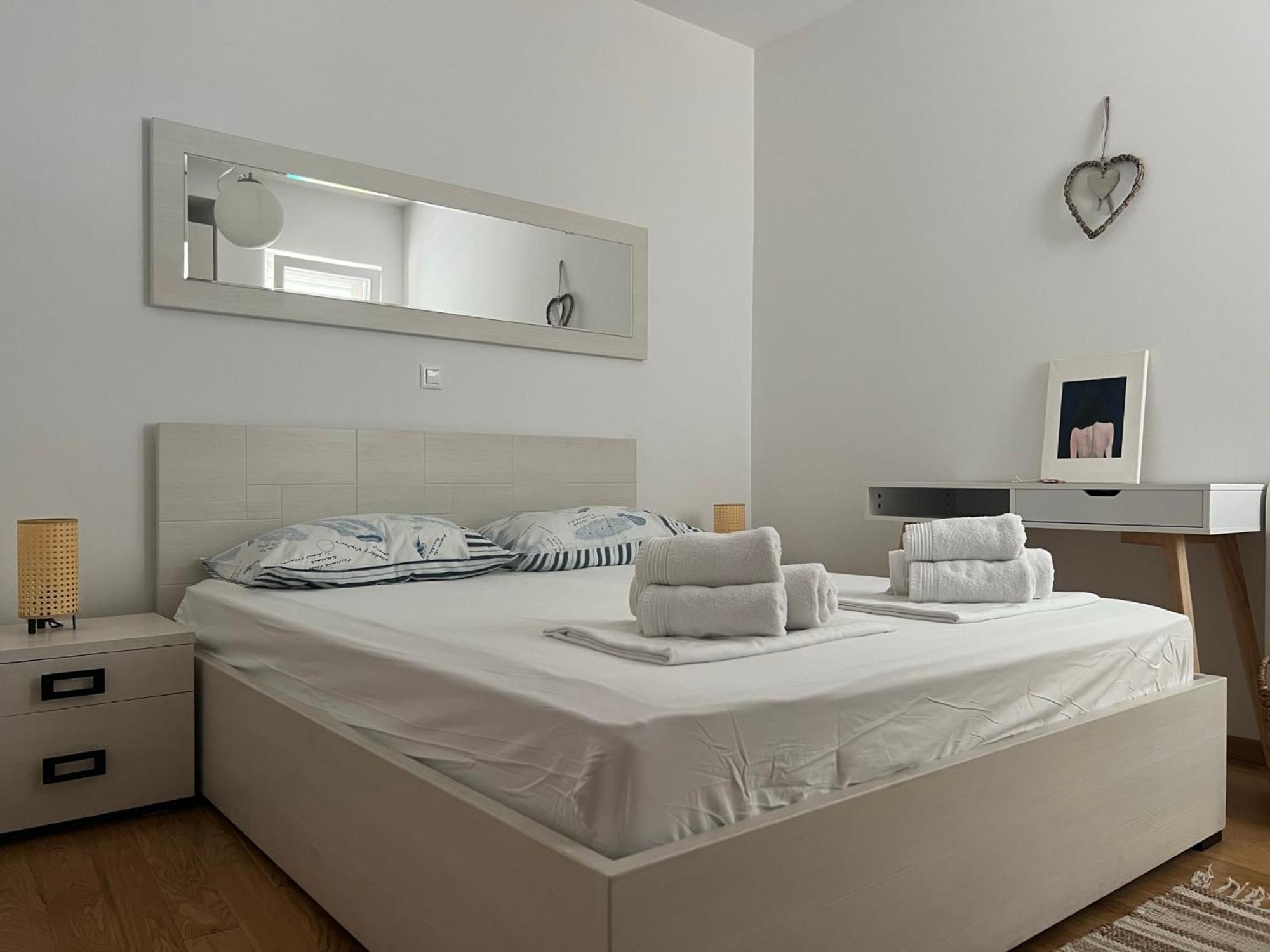 Apartment Lucija - Cozy Flat In The City Center With A Sea View & Parking Makarska Exterior foto
