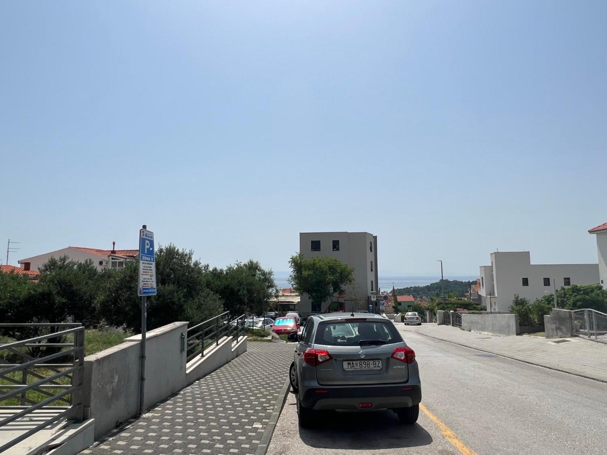 Apartment Lucija - Cozy Flat In The City Center With A Sea View & Parking Makarska Exterior foto
